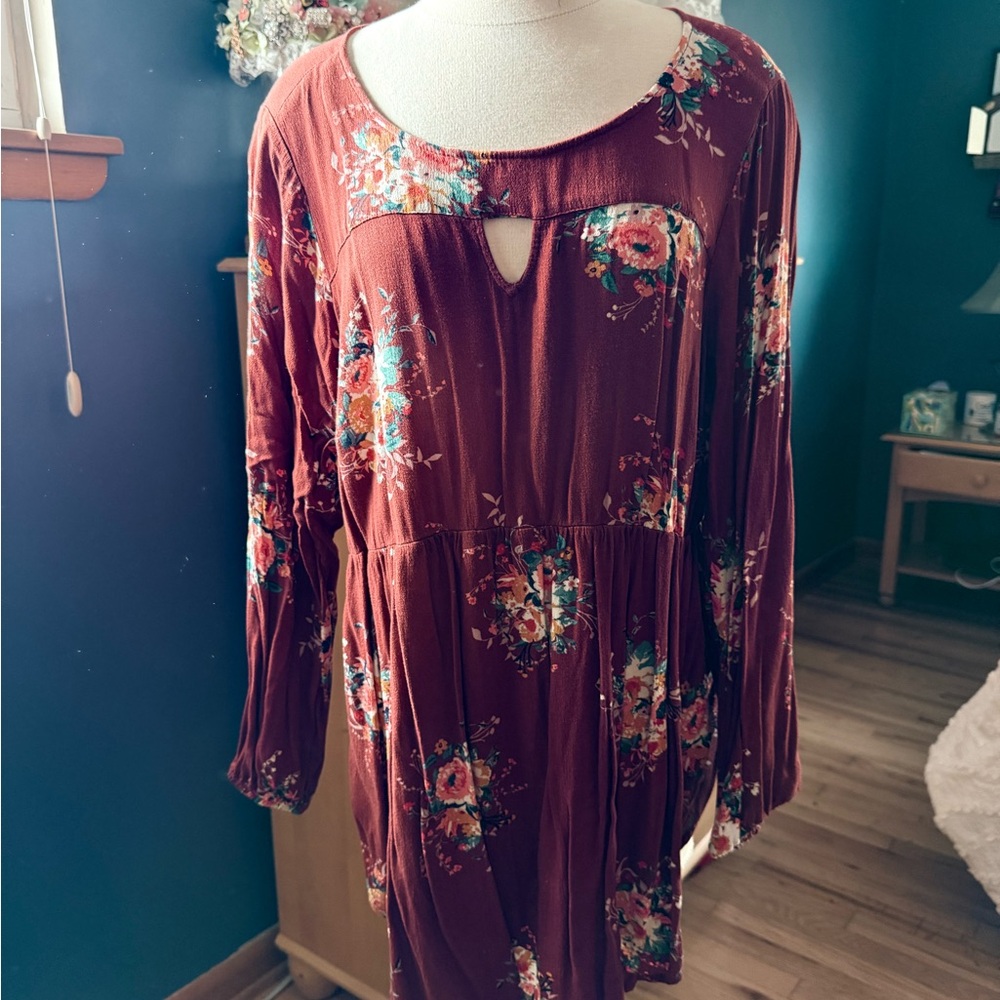 Torrid size 1 Floral Long Sleeve shirt burnt orange key hole front blouse